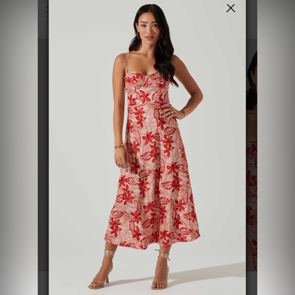 ASTR the label JOSIANE FLORAL SWEETHEART MIDI DRESS Size M - Picture 1 of 5